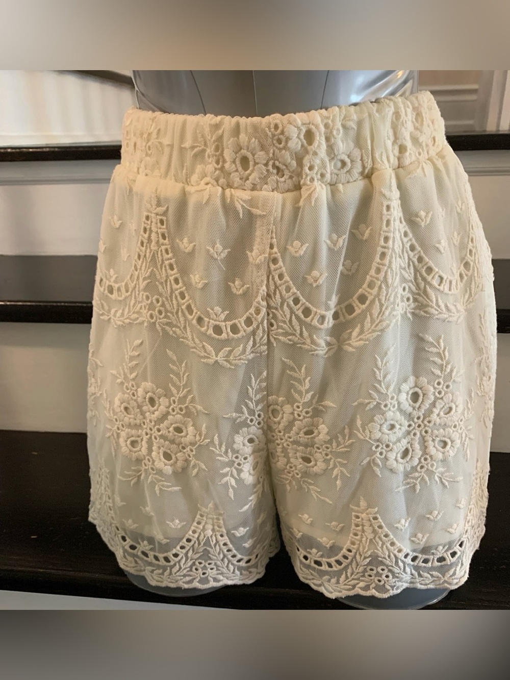Cozy Casual Cream Lace Embroidered Women’s Shorts